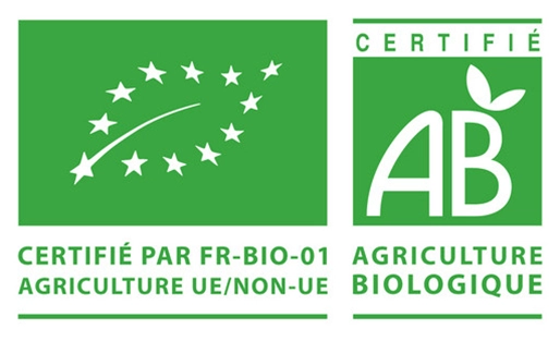 Certifiés en agriculture biologique, nous cultivons nos vignes dans le respect du vivant et du terroir de Viré-Clessé.